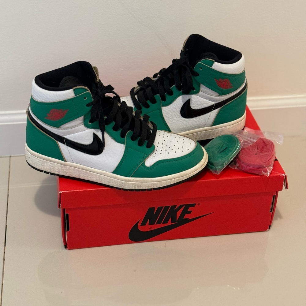 Wmns Air Jordan 1 Retro High OG 'Lucky Green’